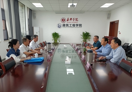 桐升公司董事長(zhǎng)朱建良和副總經(jīng)理費(fèi)建強(qiáng)帶隊(duì)赴嘉興學(xué)院建筑工程學(xué)院走訪交流